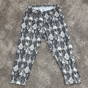 Old Navy Women's Snake Print cropped Leggings - Black, Gray, White